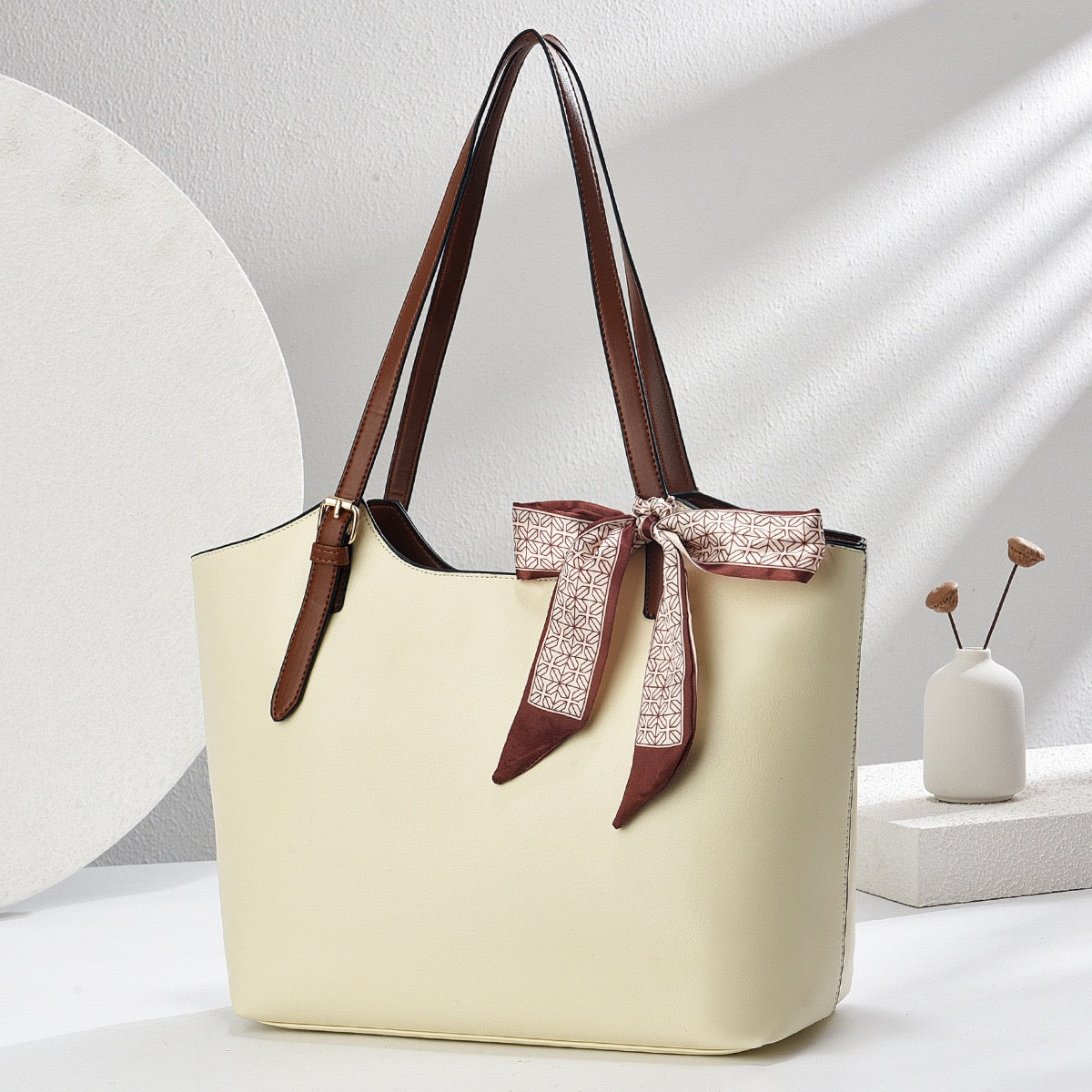 New Vintage-Style Oiled Leather Tote – Minimalist Everyday