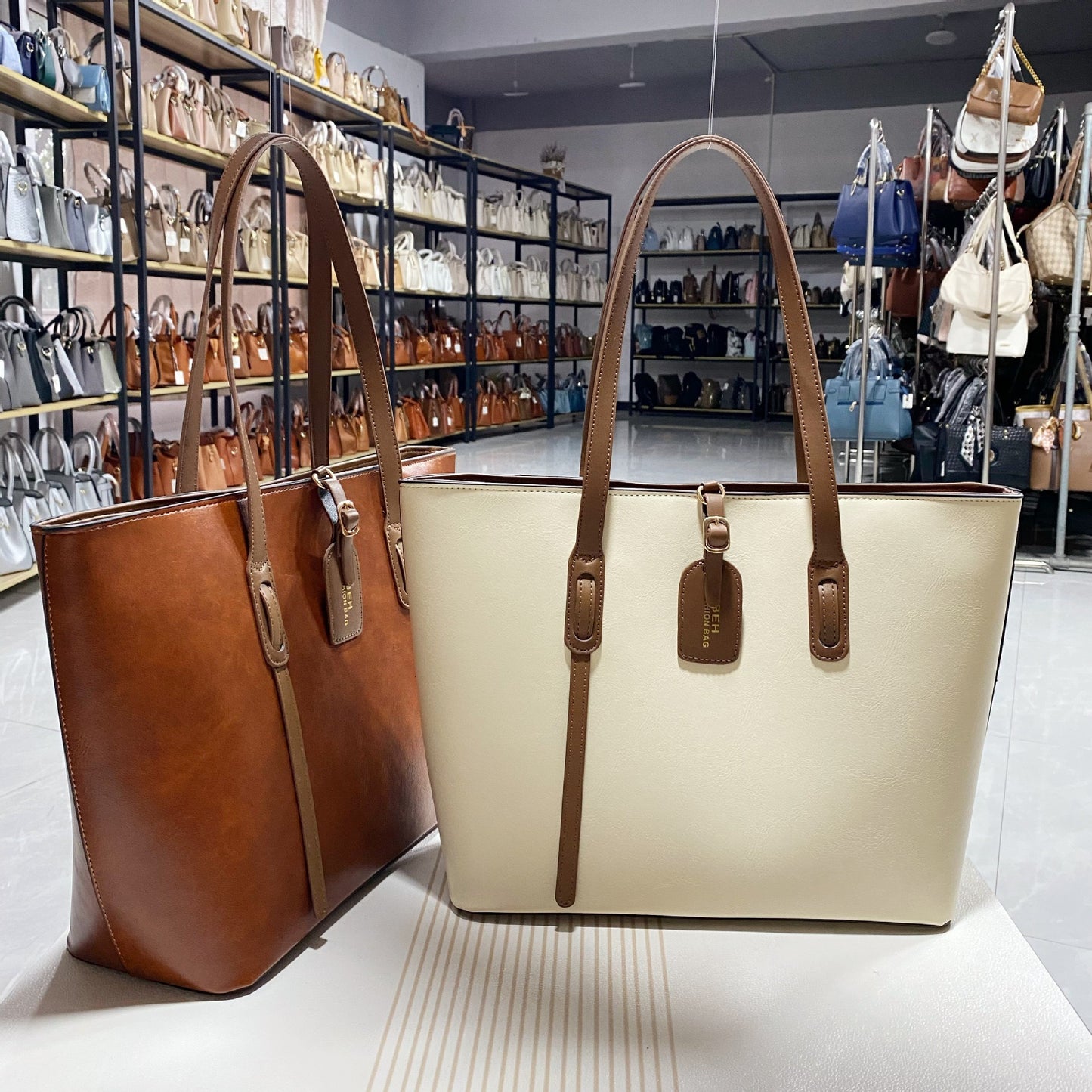 Leather-Effect Tote Bag – Women’s ShoulderCrossbody Handbag with Premium Texture